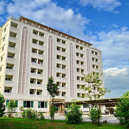 Larrivee Hotel Bangbo Kültér fotó