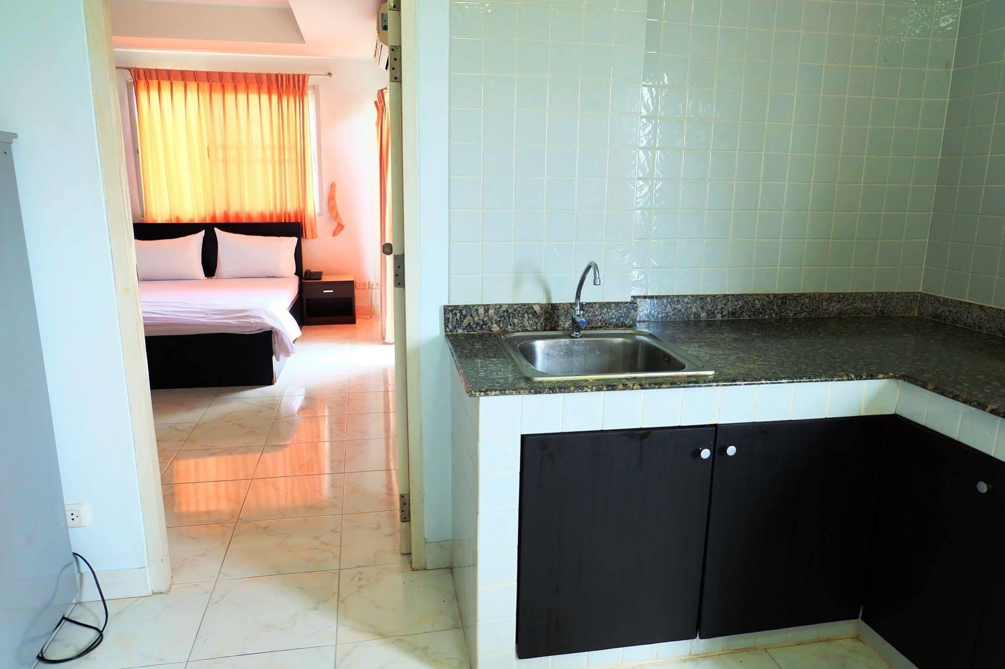 Larrivee Hotel Bangbo Kültér fotó