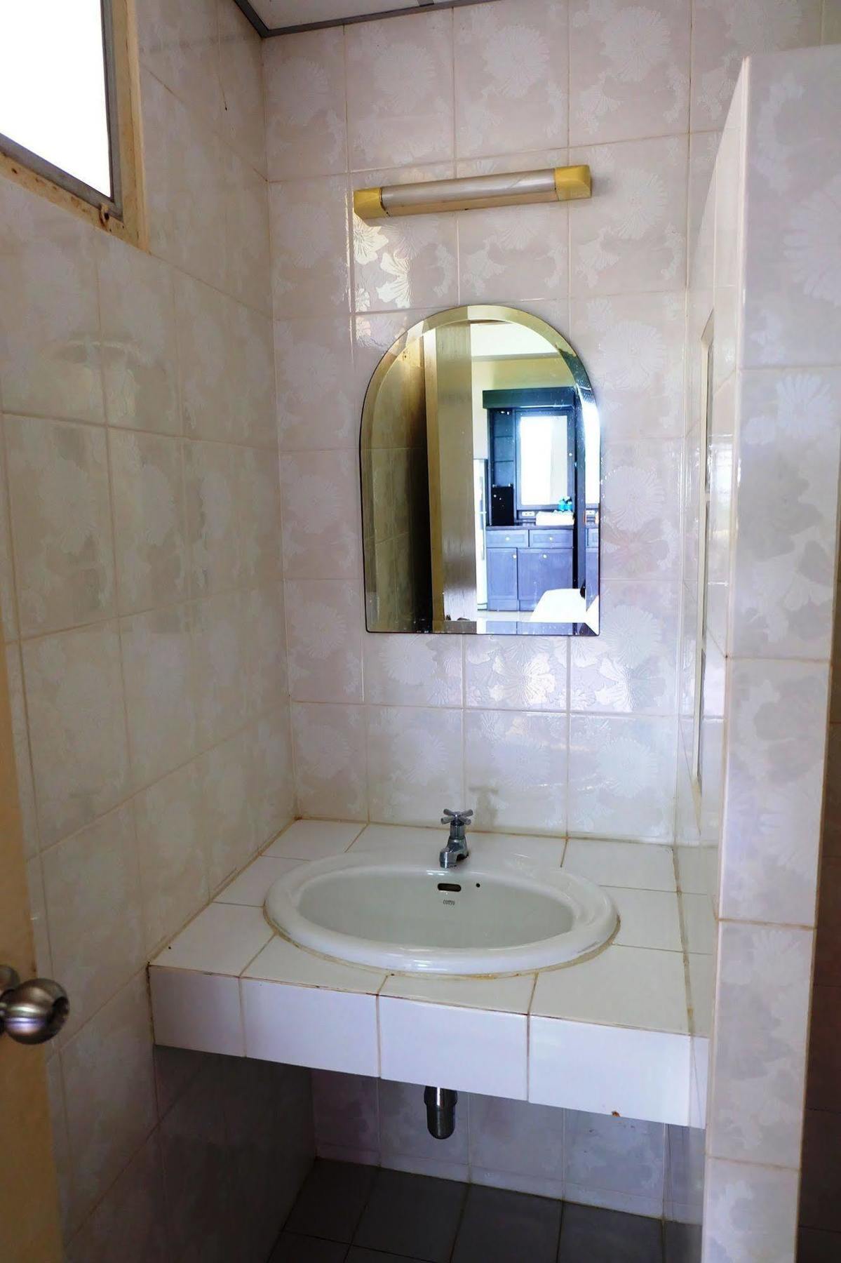Larrivee Hotel Bangbo Kültér fotó
