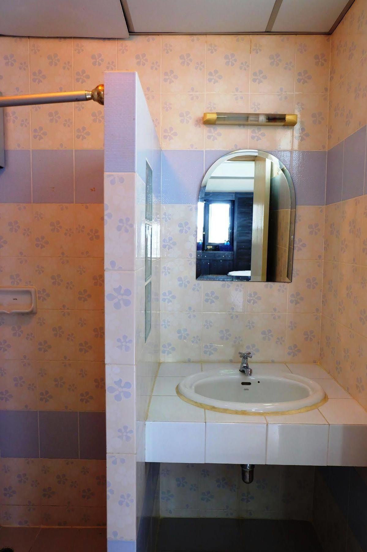 Larrivee Hotel Bangbo Kültér fotó