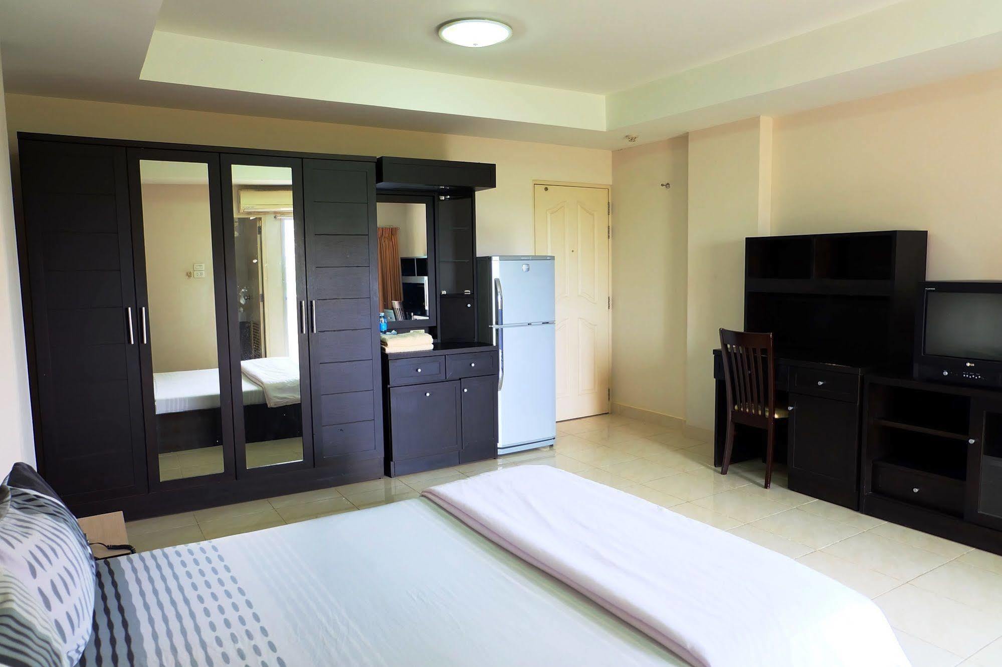 Larrivee Hotel Bangbo Kültér fotó