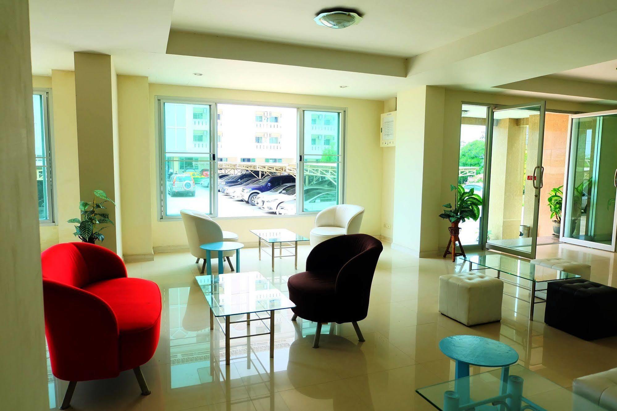 Larrivee Hotel Bangbo Kültér fotó