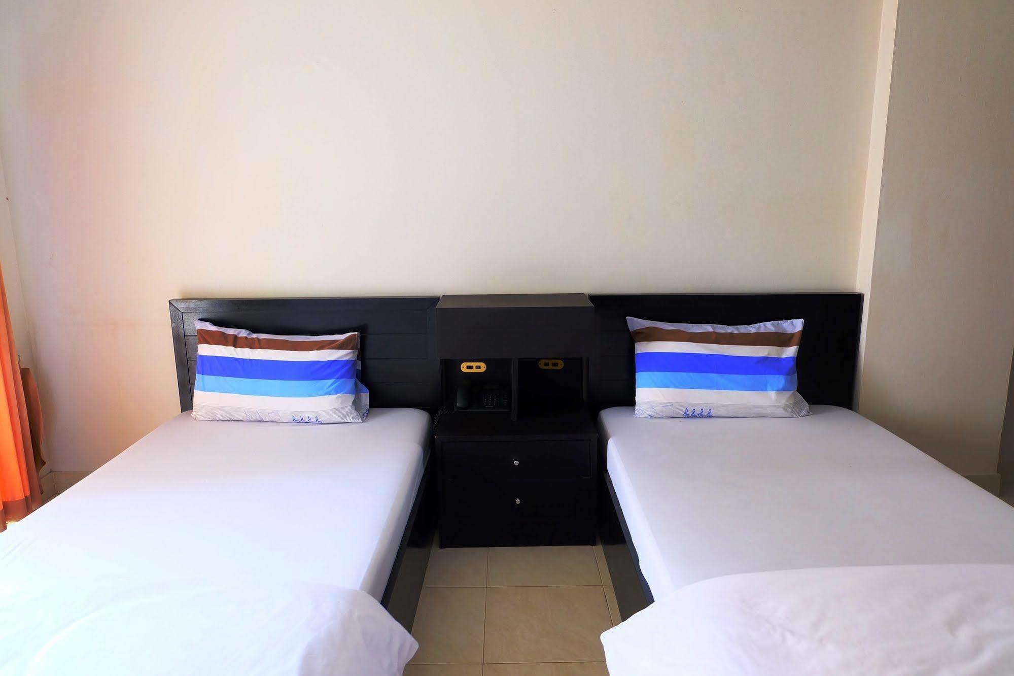 Larrivee Hotel Bangbo Kültér fotó