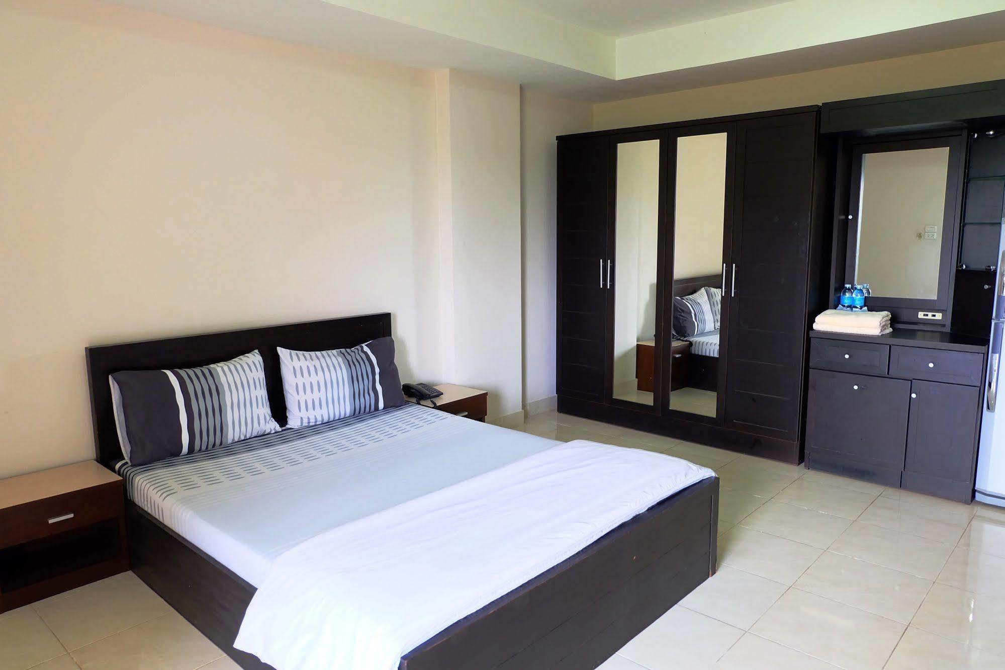 Larrivee Hotel Bangbo Kültér fotó
