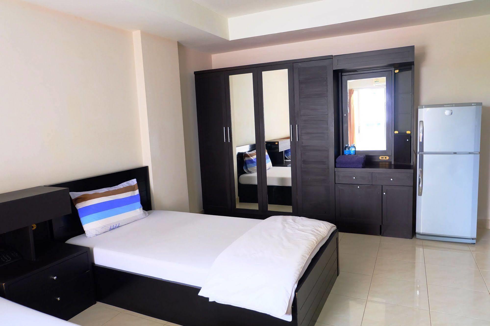 Larrivee Hotel Bangbo Kültér fotó