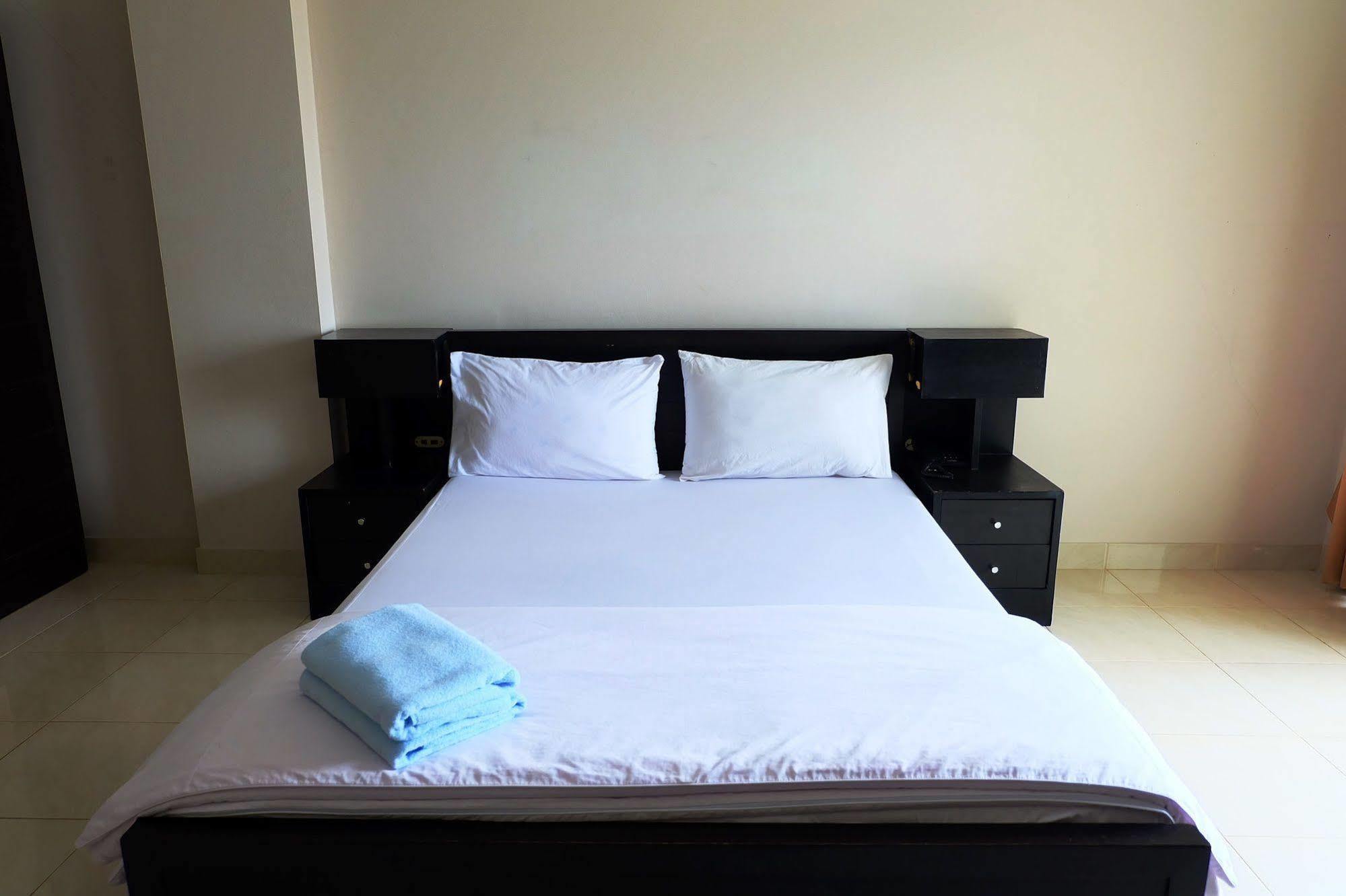 Larrivee Hotel Bangbo Kültér fotó