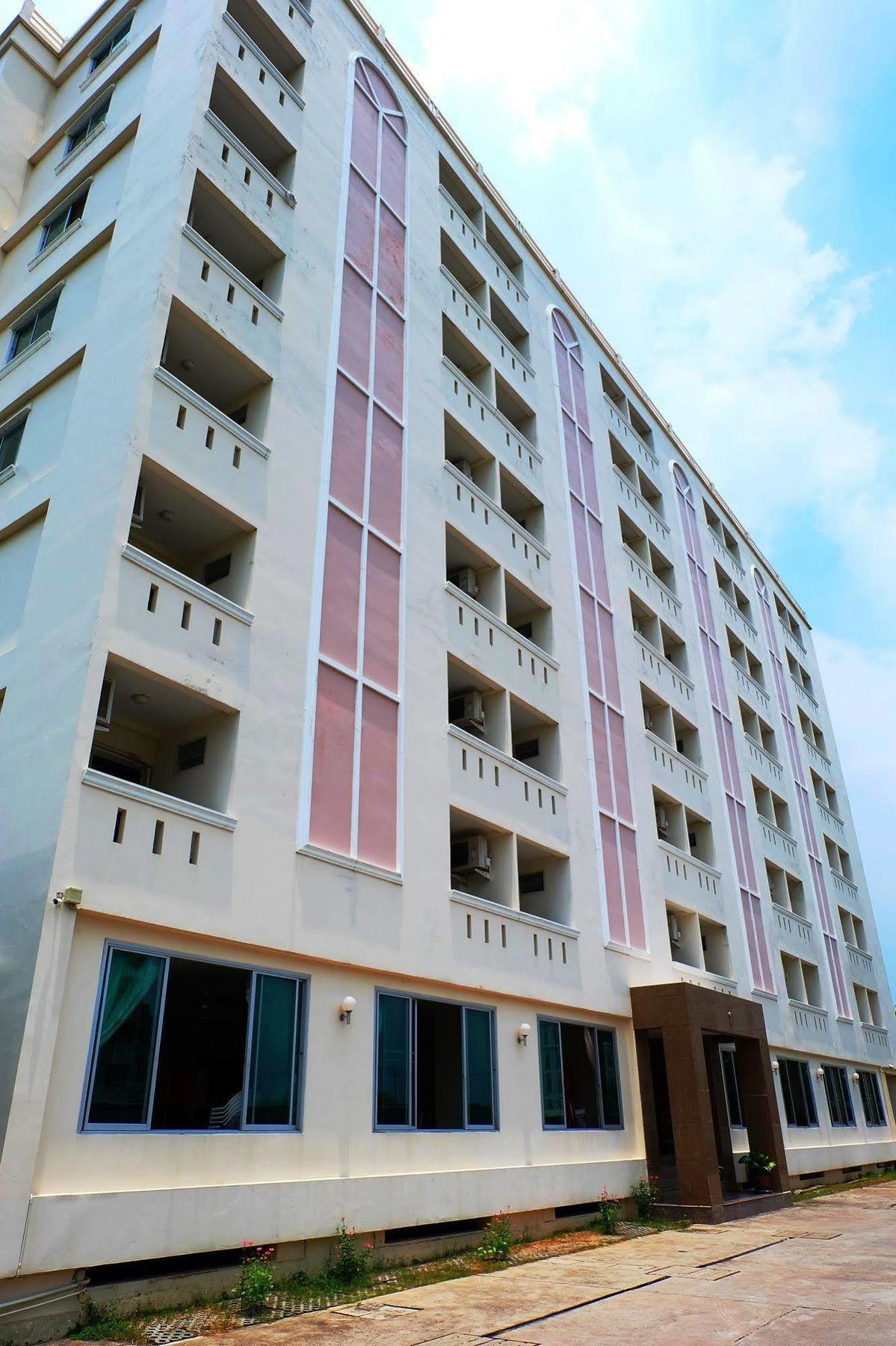 Larrivee Hotel Bangbo Kültér fotó